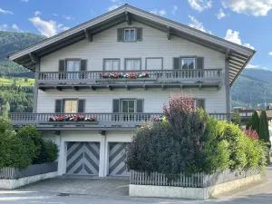 Image of Panorama apartment \"Landhaus Zell am See\" for 8 people in Niedernsill.