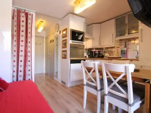 Image of Cozy Apartment for 4\/5 with Balcony near Ski Lifts, Shops & Ski School - Alpe d'Huez