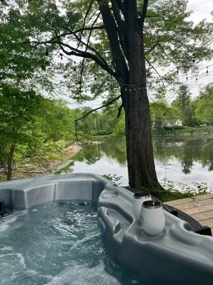 Image of Peaceful Riverfront Cottage with Private Hot tub