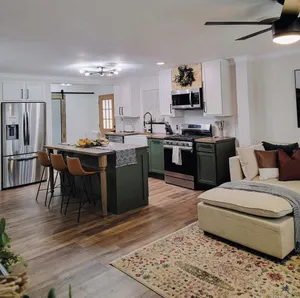 Image of Centrally located family retreat