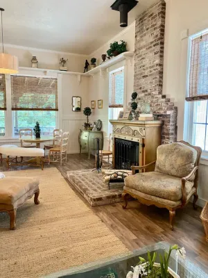 Image of The Shopkeeper's Cottage ~ CHIC!