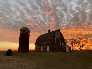 Image of Your own10-acre beautiful 1925 farmhouse, 2  bunkhouses & fun enchanted cottage