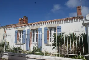 Image of Villa maraichine rénovée, grand jardin et wifi, entre Plage et Marché
