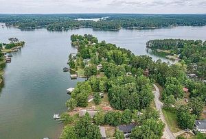 Image of Spacious Condo on Lake Sinclair