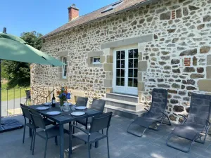 Image of Ancien corps de ferme rénové avec terrasse, chauffage électrique et wifi à Marcillat-en-Combraille - FR-1-489-369