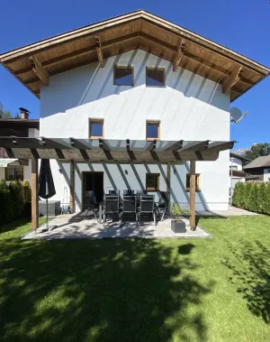 Image of Holiday house with garden