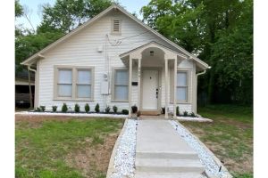 Image of Tyler's Texas Rose, a beautiful 2BR\/1BA house with back yard