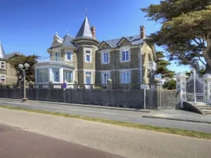 Image of Cottage in Tharon: 2 bedrooms, terrace, parking, near the sea