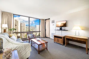 Image of Beautiful Mountain View in Waikiki Sunset with Parking