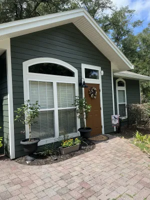 Image of Country Cottage Alachua Gainesville High Springs Ginny Springs Go Gators!