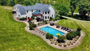 Image of Liberty Hill Lodge, Hot Tub & Pool