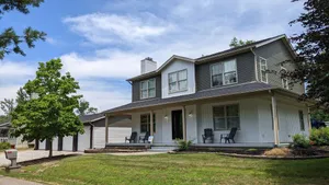 Image of Modern & spacious 5-bedroom home w\/ jacuzzi - minutes from the lake!