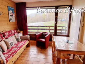 Image of Appartement charmant 46m² pour 6 pers, proche pistes et commerces, balcon exposé Est - FR-1-755-13