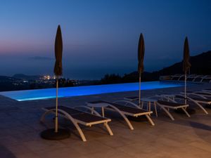 Image of Fantastic apartment with sea view, pool and private terrace