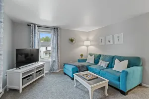 Image of Comfy Nook- 2Bed w\/WiFi, 5 Miles from Cascade Mountain