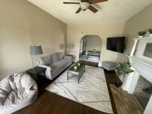 Image of Cute 2 bed 1 bath with off street parking