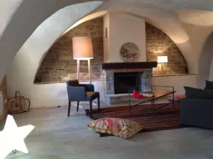 Image of Vars Sainte Catherine: The charm of an apartment in an old house