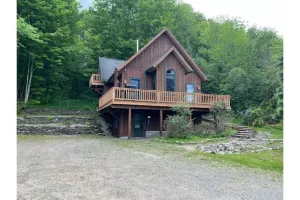 Image of Amazing Mountain View Chalet 1 Minute from Slopes