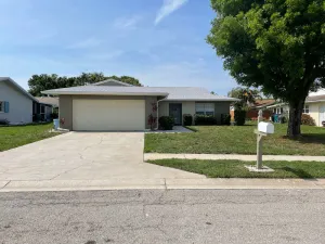 Image of Comfortable Single Family Home with Ample Space  in center of SWFL