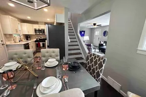 Image of Incredible 5 bed 2 bath w\/ HOT TUB close to Pitt