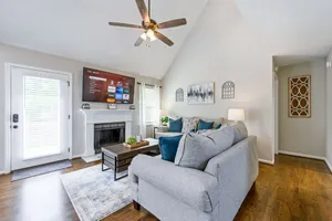 Image of Fully Fenced & Stylish 3BR Near LakePoint Sports