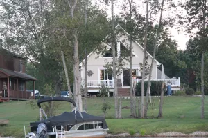 Image of Beautiful, cozy cabin on the lake