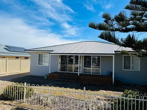 Image of Elandra House - WiFi pet friendly outside