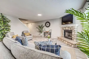 Image of Modern Home, Ruoff, Grand Park