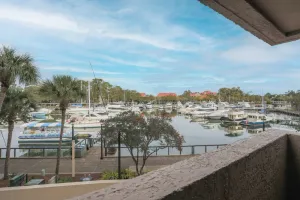Image of 7135 Harbourside II In the heart of dining and shopping Harbour View Sleeps 4 Shelter Cove