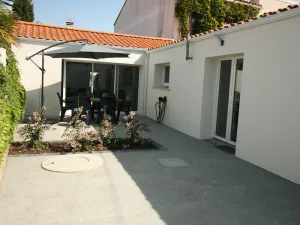Image of Charming House Near Beach and Shops with Private Parking and Terrace