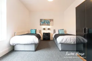 Image of ✔2BR House✔Modernized Bedroom✔For Families&Contractors✔StreetParking✔FreeWIFI