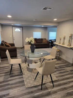 Image of Spacious Cheerful 1-Bedroom Residential Home