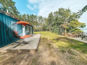 Image of Charming Cabin Overlooking Rush Lake