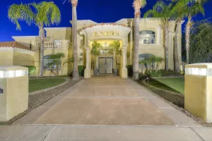 Image of STUNNING 8 Bedroom Mansion on Golf Course! Heated Pool\/Spa! Theater Room!