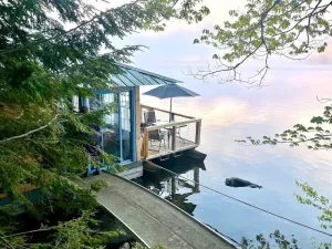 Image of Nautilus: Floating Island Waterhouse