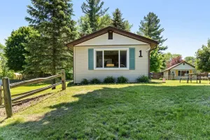 Image of Unwind by Chippewa Lake w/ indoor pickleball court