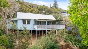 Image of Beach Echoes by Discover Stradbroke