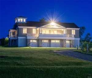 Image of Large Lakefront Vineyard Home with Hot Tub