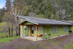 Image of Newly Built, Dog-Friendly, Colorful Creekside Home - One Mile to the Ocean