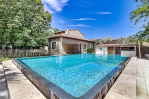 Image of Superb Provencal farmhouse near Saint Rémy