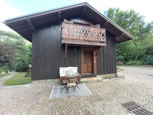 Image of Maisonnette dans la vallée verte