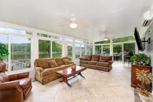Image of Waterfront 3 suites and 3 bathrooms. True lake living.