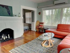 Image of Historic 1br King Bed Walk downtown 5min to beach