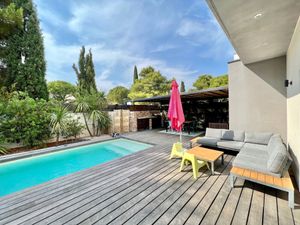 Image of Contemporary villa with pool, 10 minutes from the beach!
