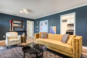 Image of The Troubadour - 3BR 2BA - Close to Campus