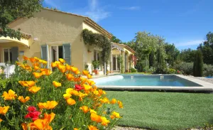 Image of Splendid villa with swimming pool and magnificent view of Lac Ste Croix.