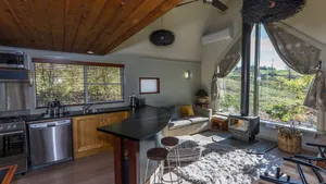 Image of Glasshouse with log fire | pool | spa | near Bright | walk to shops restaurants