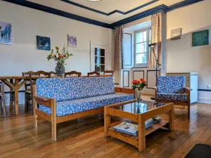 Image of Charming House with Terrace, Enclosed Yard, WiFi, Near Leisure Activities, Sleeps 6
