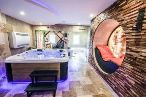 Image of Appartement spacieux à Montbéliard avec espace bien-être privé