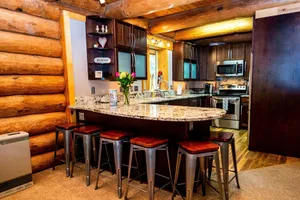 Image of Beautiful Hand-Crafted Log Chalet - Great Views